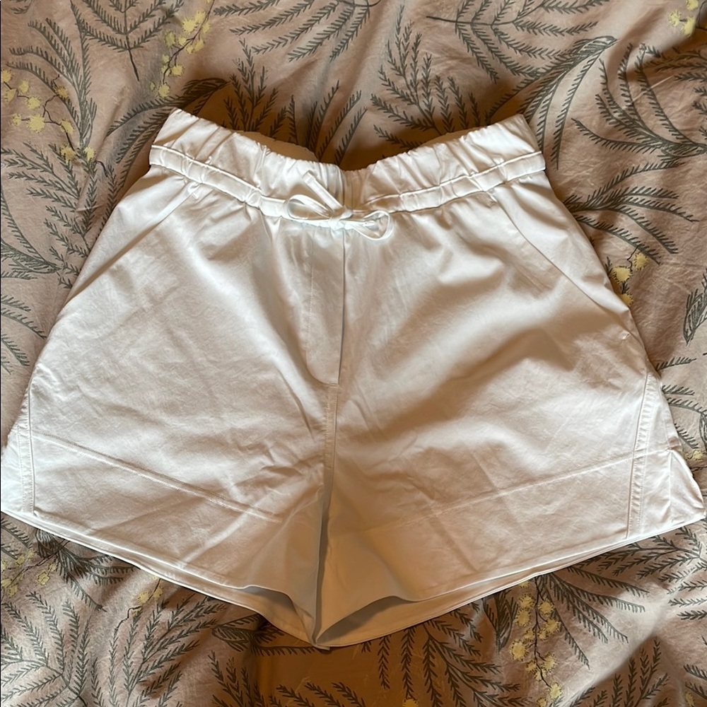 Lululemon Cinchable Waist HR Shorts